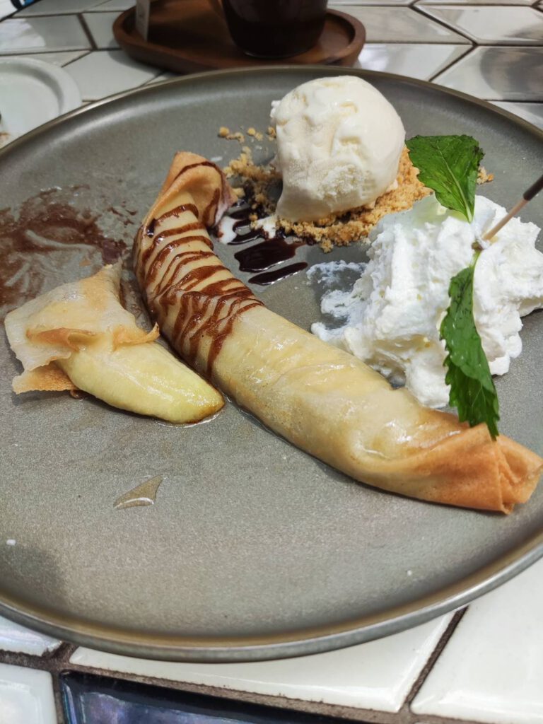 Cave Beach Club แลนด์มาร์คในพัทยา บรรยากาศสุดชิล อาหารอร่อย วิวทะเลสุดฟิน
