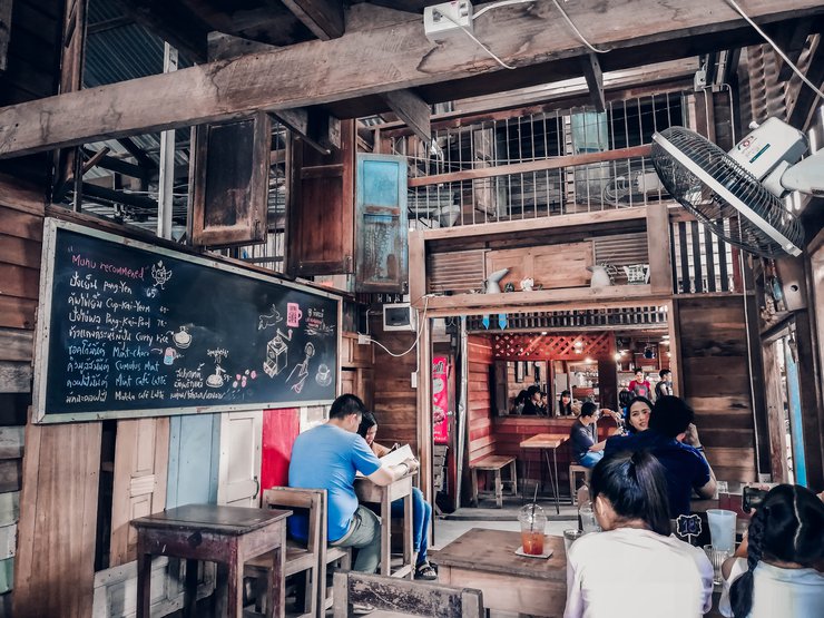 ตลาดหัวตะเข้ ตลาดที่ยังมีมนต์ขลัง ในกรุงเทพฯ