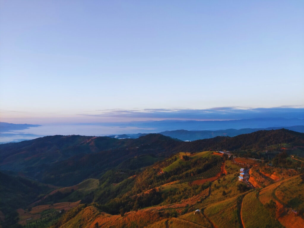 Montoro Hill by Doi Chaang Coffee ที่พักแบบลานแคมป์ปิ้งวิว 360 องศา