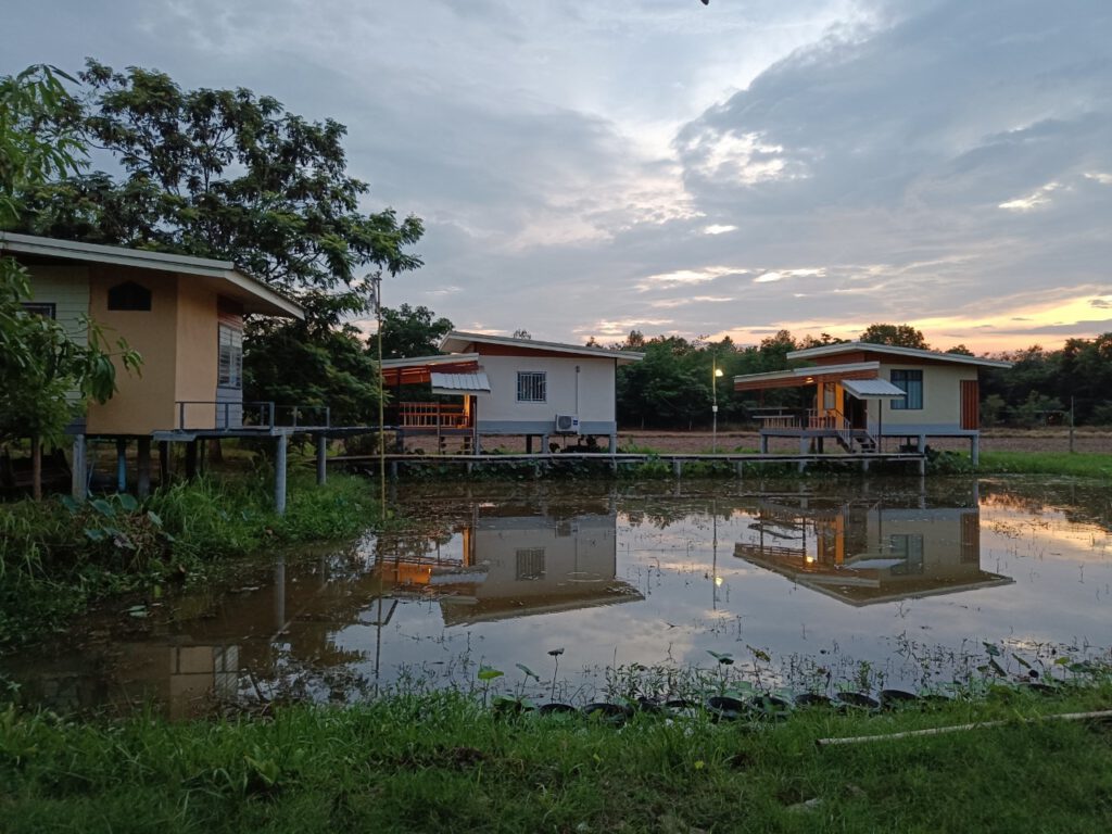 บ้านฮักนา (Baan Hug Na) Farmstay ใกล้เขาฉกรรจ์ จังหวัดสระแก้ว