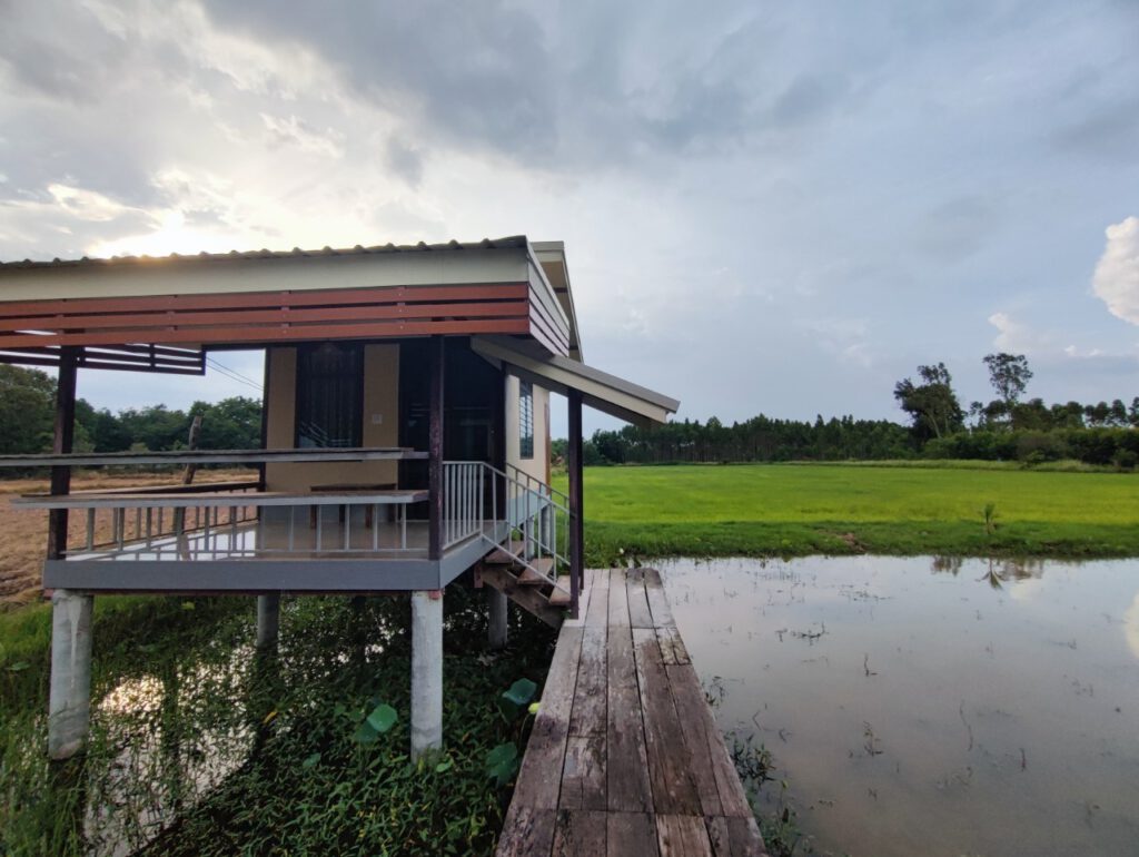 บ้านฮักนา (Baan Hug Na) Farmstay ใกล้เขาฉกรรจ์ จังหวัดสระแก้ว