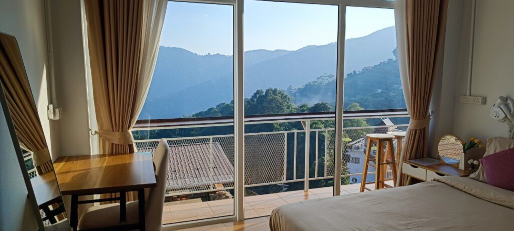 The Season เดอะซีซั่นผาฮี้โฮมสเตย์ ที่พักสไตล์มินิมอล โอบล้อมด้วยภูเขา