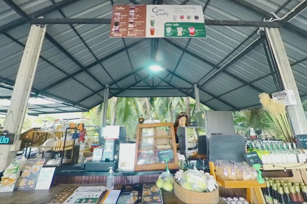 Cococowboy café สวนมะพร้าวน้ำหอมแห่งบางตลาดจังหวัดฉะเชิงเทรา
