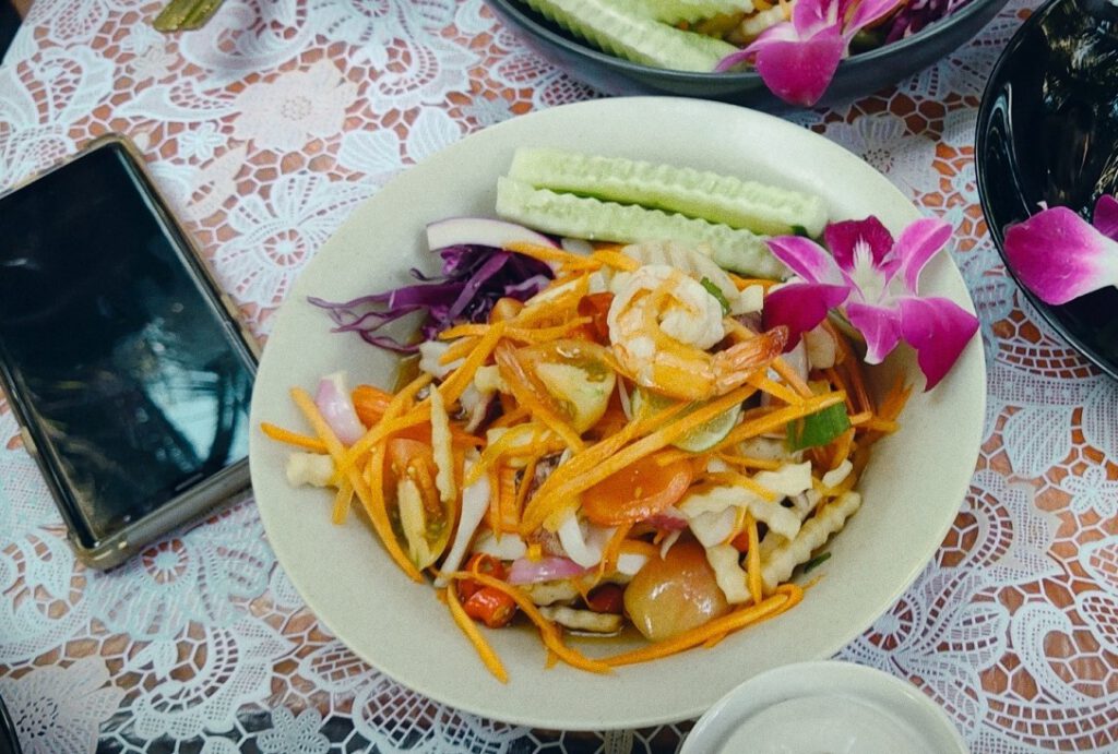 Cococowboy café สวนมะพร้าวน้ำหอมแห่งบางตลาดจังหวัดฉะเชิงเทรา
