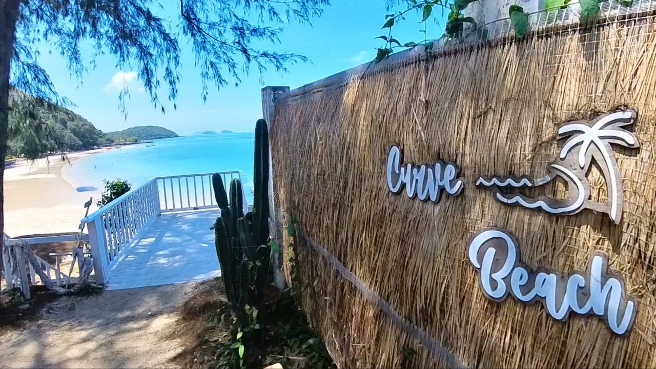 Curve Beach Cafe : ดื่มด่ำกาแฟ ฟังเสียงคลื่น ชิลริมทะเล @สัตหีบ