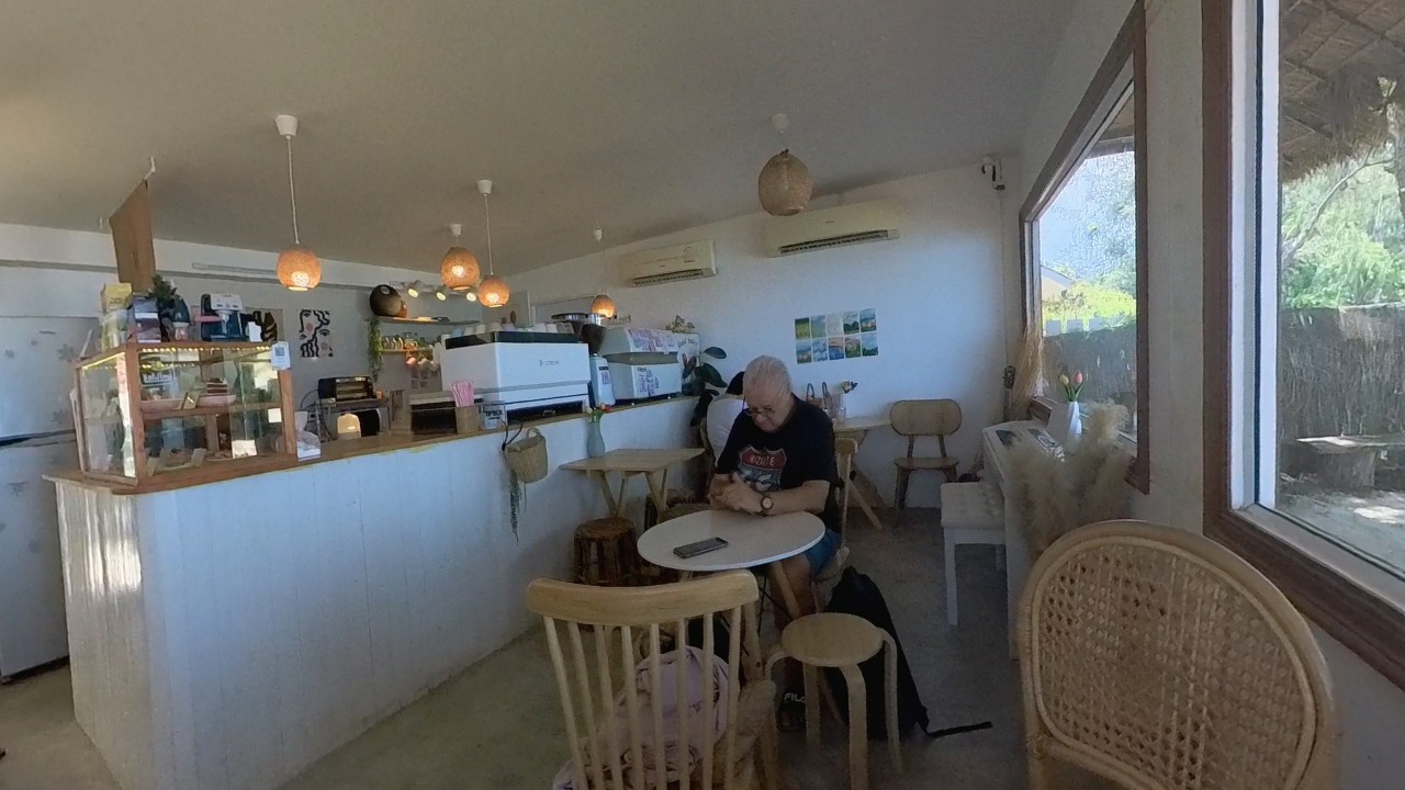 Curve Beach Cafe : ดื่มด่ำกาแฟ ฟังเสียงคลื่น ชิลริมทะเล @สัตหีบ