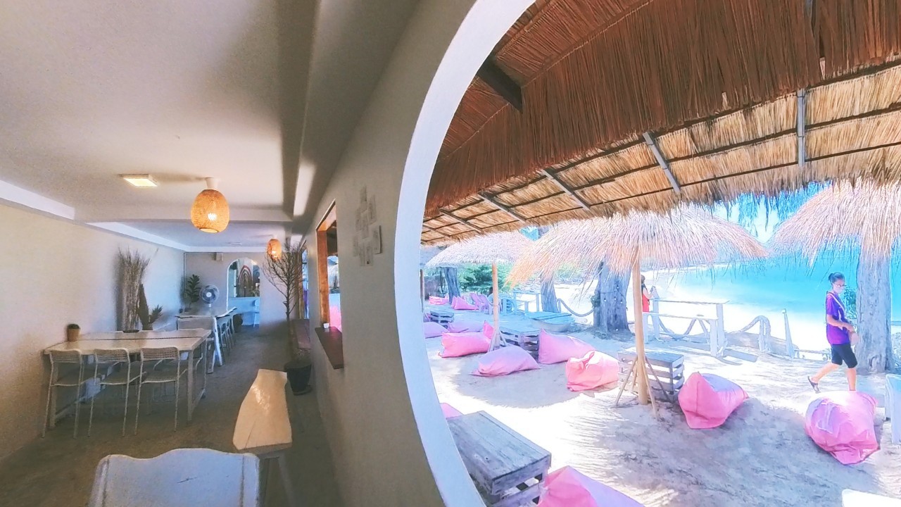 Curve Beach Cafe : ดื่มด่ำกาแฟ ฟังเสียงคลื่น ชิลริมทะเล @สัตหีบ